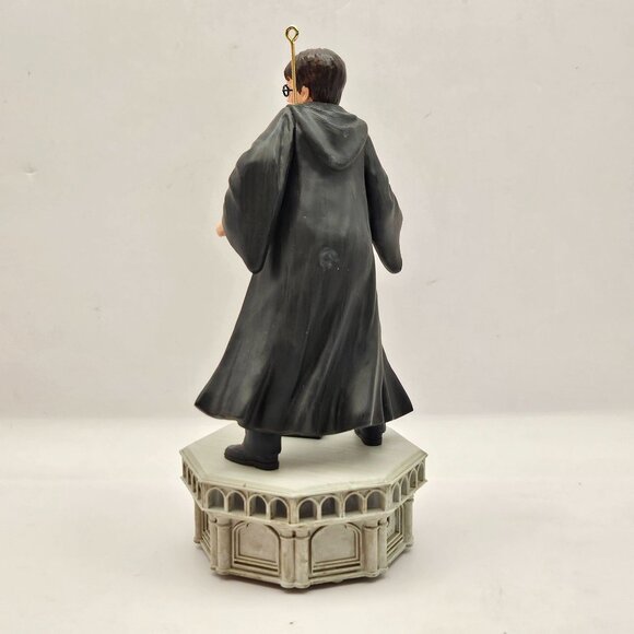 Hallmark 2024 HARRY POTTER Storytellers Chamber of Secrets Wizard - Picture 4 of 9